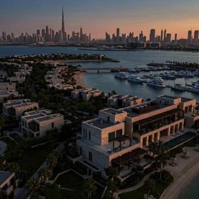 Ilha artificial em Dubai moldada como cavalo-marinho abriga joalheria italiana