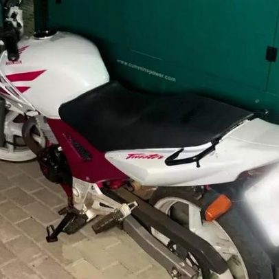 Honda Twister com registro de furto é recuperada pela GM na Rua Ipanema
