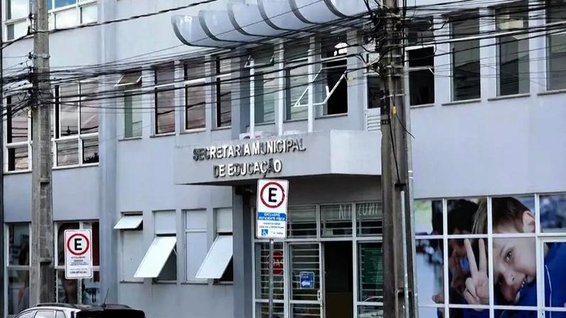 Concursados da educação questionam contratação de profissionais PSS