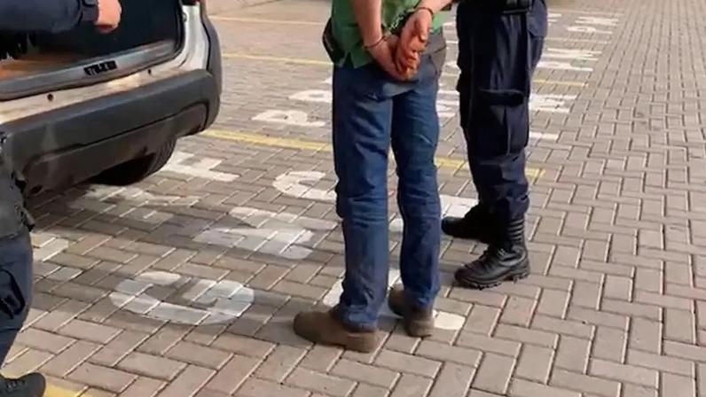 Homem é detido após bater contra o rosto de mulher na área rural de Cascavel