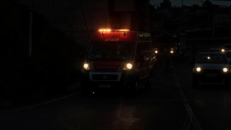 Motociclista perde controle e cai na BR 369