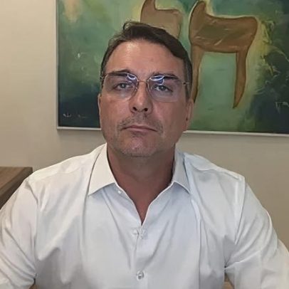 Flávio limita falas públicas para reduzir desgaste no caso 'Dark Horse'