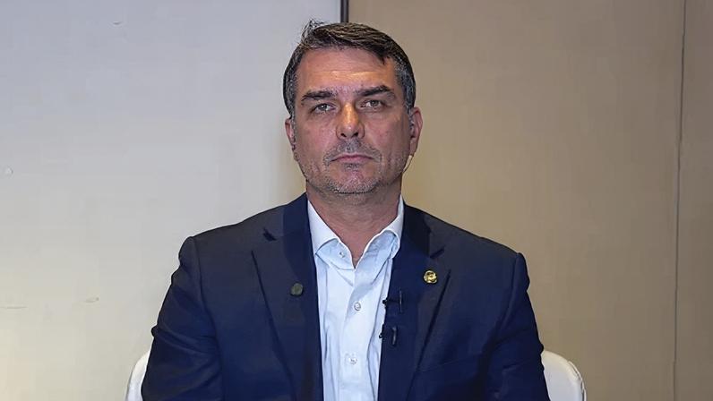 O senador e pré-candidato à Presidência da República pelo PL, Flávio Bolsonaro