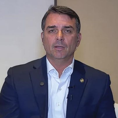 Flávio diz à CNN estar 100% disposto a abrir contrato