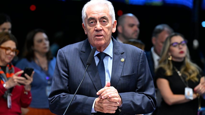 O senador Otto Alencar (PSD-BA), no plenário