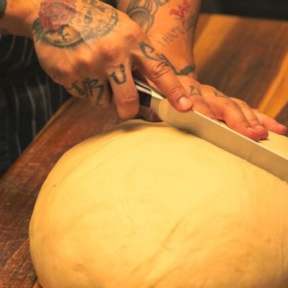 Aprenda a massa fermentada para croissant com o chef Diego Lozano