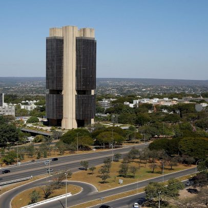 Inflação sobe pela 9ª semana e Selic atinge 11,25% em 2027