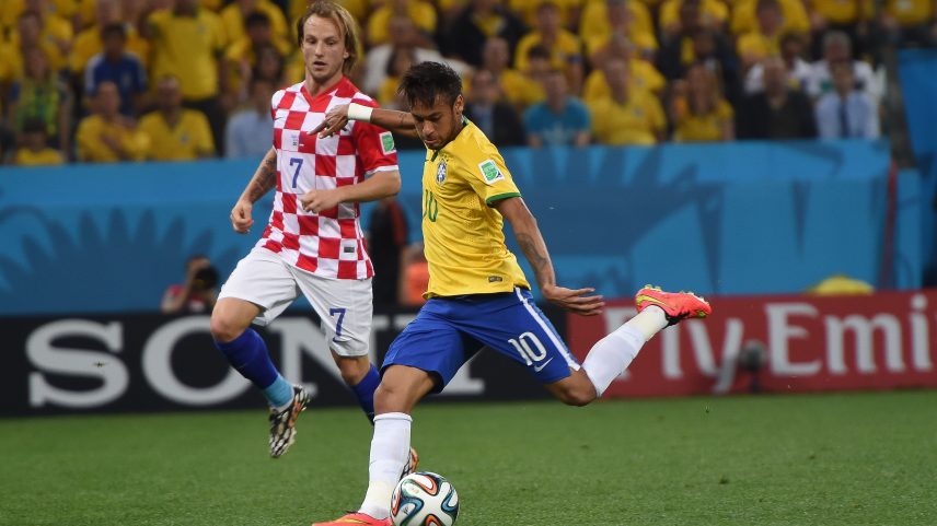 Qual foi a melhor Seleção de Neymar em Copas? 2014, 2018, 2022 ou 2026?