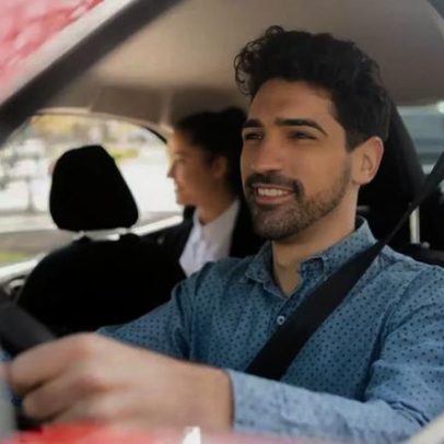 Janelas abertas a 65 km/h: 5 práticas para reduzir o consumo de combustível