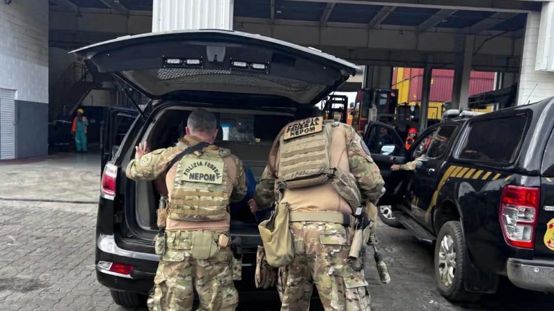 Agentes do Nepom encontraram homem trabalhando no Porto