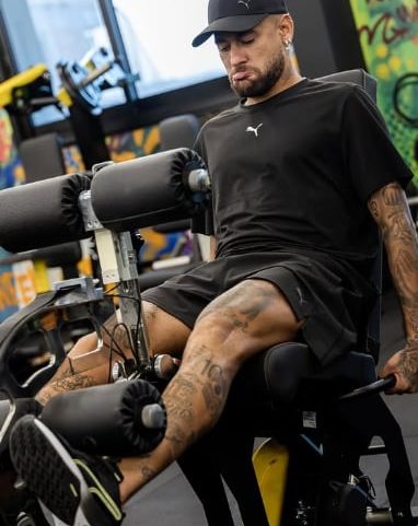 Neymar faz tratamento