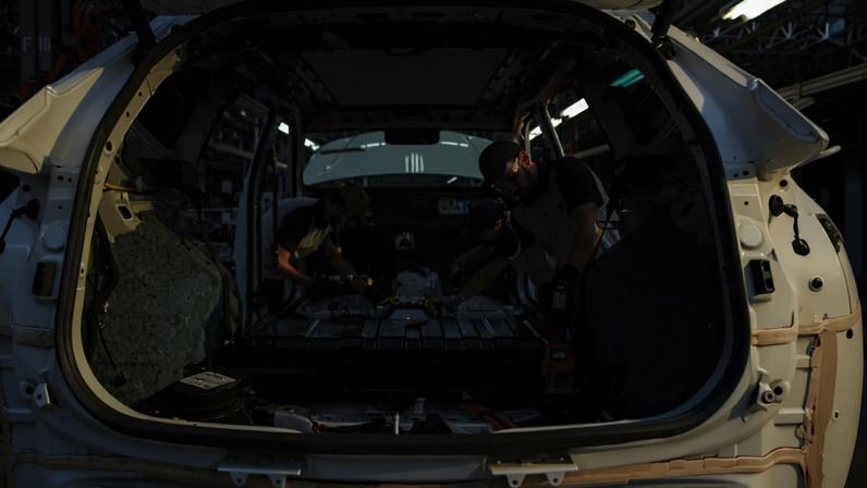 Trabalhadores em treinamento na nova fábrica de carros elétricos da Great Wall Motor em Iracemápolis, Brasil, 12 de março de 2025. A fábrica brasileira da Great Wall faz parte de uma campanha global da China para conquistar uma fatia significativa da indústria automobilística mundial, uma poderosa fonte de receitas, empregos e prestígio nacional. (Foto: Victor Moriyama/The New York Times).