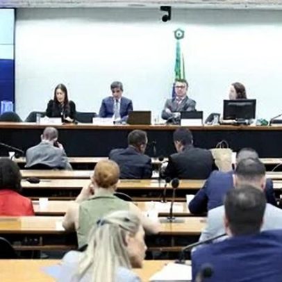 Comissão da 6x1 promove seminários em dois estados enquanto aguarda relatório