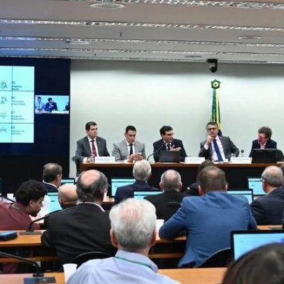 Analista aponta semelhanças entre tramitação da PEC do 6x1 e isenção do IR