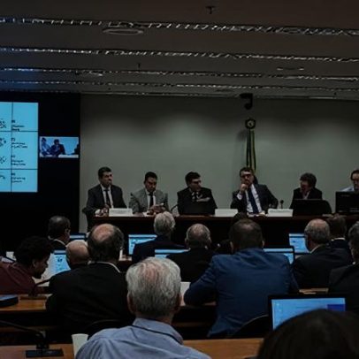 Comissão do fim da jornada 6x1 realiza debate em Porto Alegre nesta sexta