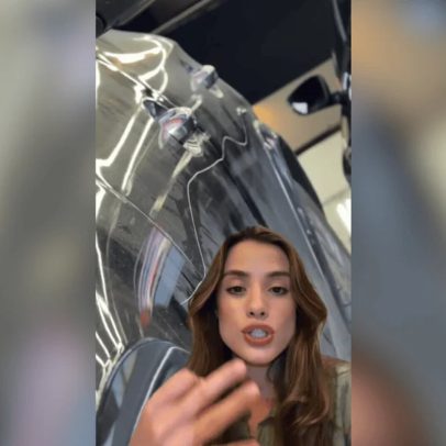 Cantora Isadora Pompeo denuncia carro vandalizado após partida em Santos