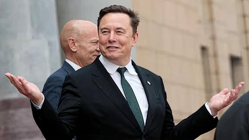 Elon Musk coloca a SpaceX na bolsa em meio a prejuízos