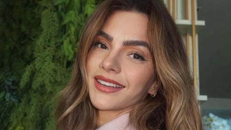 Kelly Key mostra foto de filha recém-nascida e faz declaração
