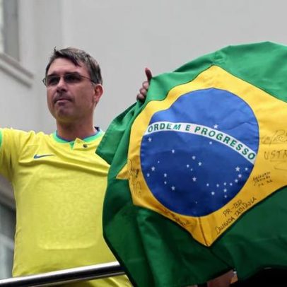 Ligações de Flávio Bolsonaro com Vorcaro entram no debate sobre Lula