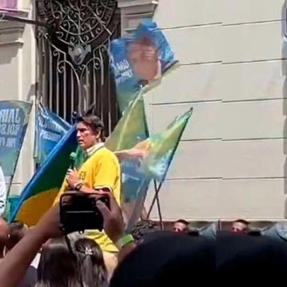 Dark Horse: o filme que marcou a maior crise da campanha de Flávio Bolsonaro