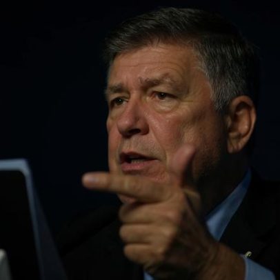 Ex-presidente de CPI cobra explicação da PF por troca de chefe no INSS