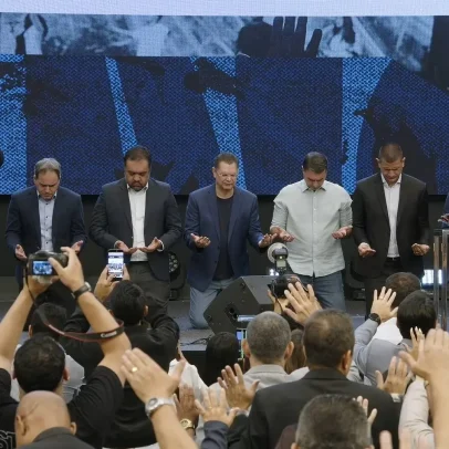 Pedido de inelegibilidade de Flávio Bolsonaro por culto de Malafaia