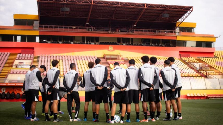 Elenco do Vasco treina no Estádio Santa Laura, casa da Unión Española, antes do confronto contra o Audax Italiano (Foto: Dikran Sahagian/Vasco)