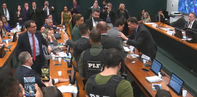 Câmara suspende sessão após acalorada discussão entre deputados