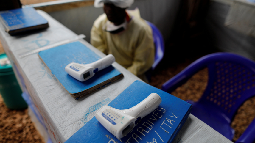 Termômetros na entrada de um Centro de Tratamento de Ebola na cidade de Butembo, no leste do Congo, República Democrática do Congo, 4 de outubro de 2019. REUTERS/Zohra Bensemra/Foto de arquivo