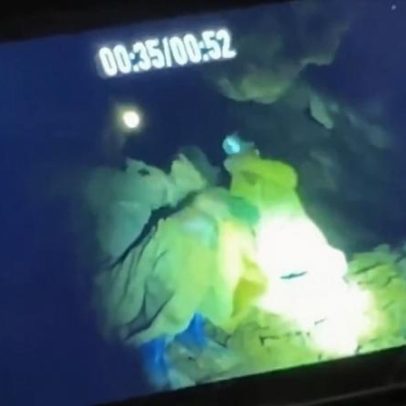 Cinco dos sete presos na caverna do Laos são encontrados durante resgate