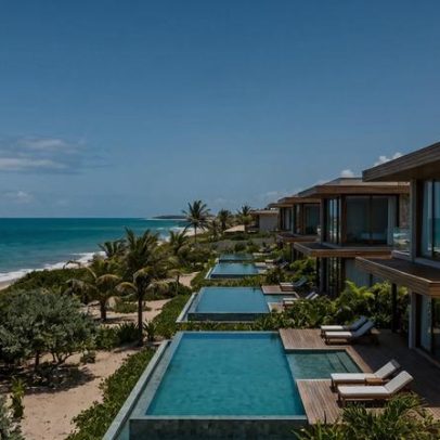 Luxuoso complexo de 20 mil m² no Ceará abriga 36 vilas e piscinas nas dunas