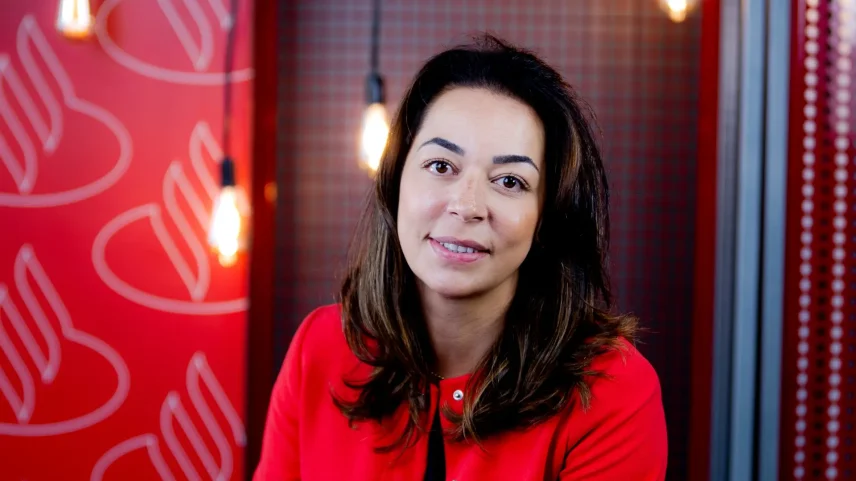 Carolina Learth, sênior head de plataformas globais do Santander. (Foto: Santander)