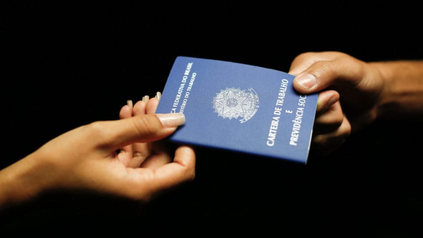 Enfrentar a violência contra pessoas LGBTQIA+ significa enfrentar desigualdades históricas que negam cidadania, dignidade e pertencimento, diz a articulista