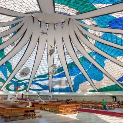 Catedral de 1970, com 16 colunas de 90 t, vira símbolo modernista do Brasil