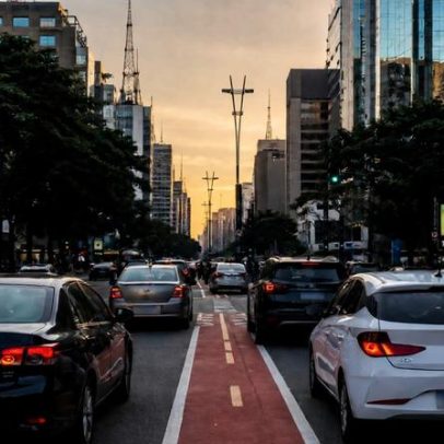 Lula cria crédito de R$ 30 bi para motoristas de app