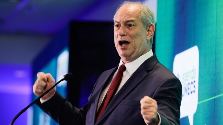 A movimentação marca uma nova fase política de Ciro Gomes, ex-governador cearense, que aposta em uma nova sigla para disputar o comando do Executivo estadual neste ano