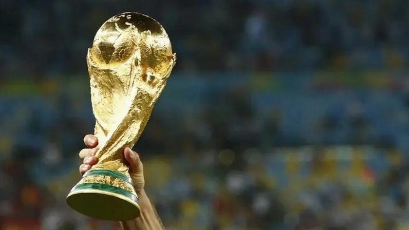 Preços para assistir às partidas vão de R$ 3 mil para um jogo comum até R$ 80 mil para a final. (Foto: Hugo Harada/Gazeta do Povo)
