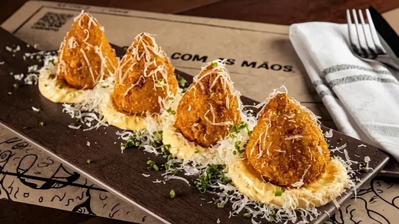 Coxinha de pastrami desfiado com creme de queijo do Fôrno é um dos destaques do Taste São Paulo 2026