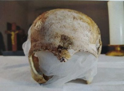 Crânio de 800 anos é roubado de basílica na Tchéquia