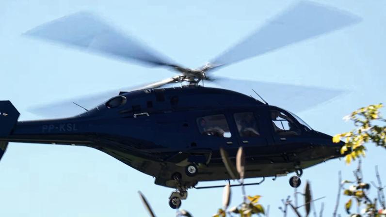 De helicóptero, jogadores começaram a chegar à Granja Comary