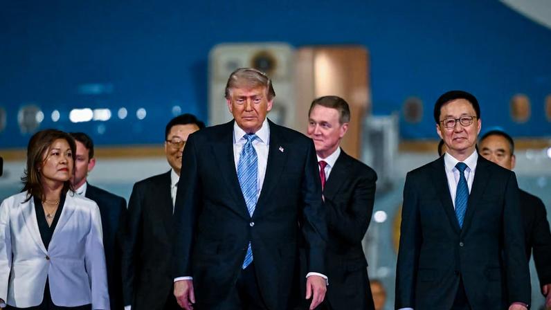 Pequim recebeu Trump com Han Zheng, um vice-presidente de alto escalão, mas a escolha de um líder cerimonial sugere que a China está trocando simbolismo por substância