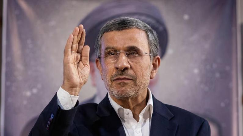 O ex-presidente iraniano Mahmoud Ahmadinejad ficou ferido no primeiro dia da guerra e não é visto em público desde então