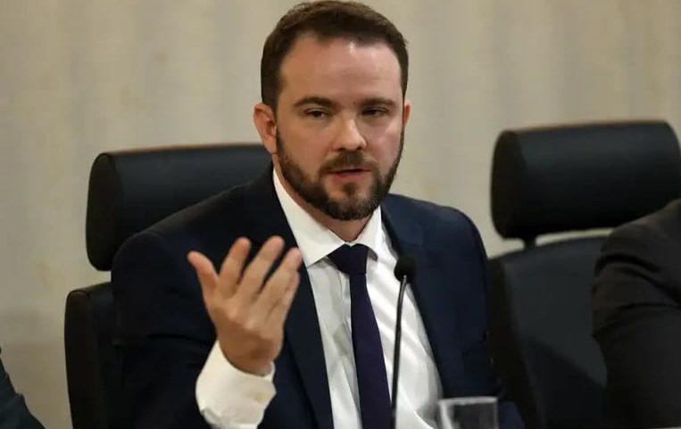Em sua fala, Durigan disse que não há como 'amenizar' o problema