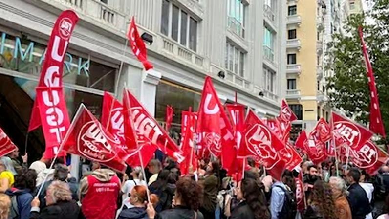 Trabalhadores de Inditex, Primark e H&M voltam às ruas contra convênio