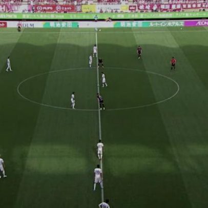 Empate sem gols entre Kashima Antlers e Machida Zelvia no início da partida