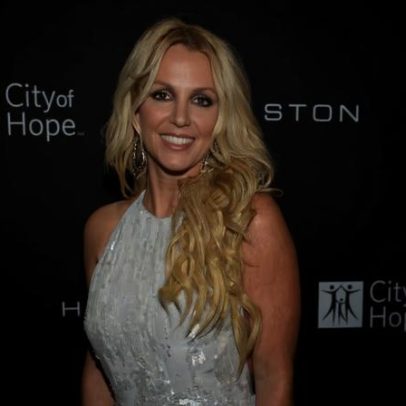 Britney Spears deixa clínica de reabilitação e aguarda audiência por DUI