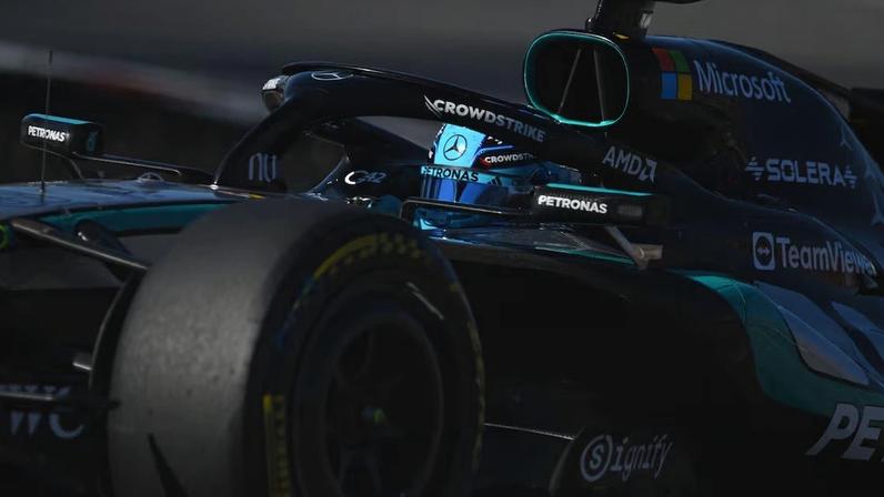 George Russell larga da primeira colocação na corrida sprint do GP do Canadá de Fórmula 1.