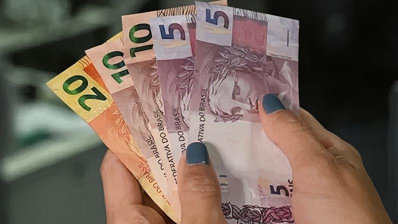 Primeiro e maior lote da restituição ocorre nesta sexta-feira (29).