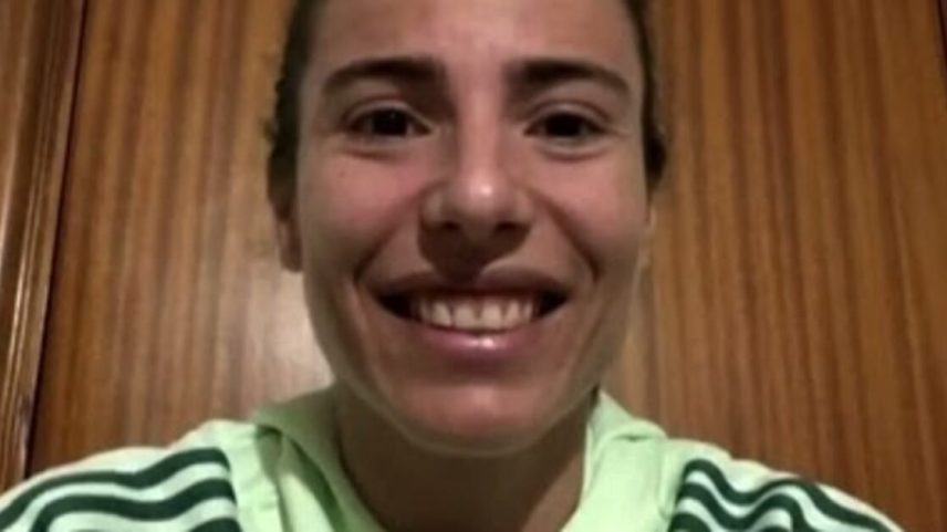 Artilheira Renata Adamatti comenta ida para a Itália