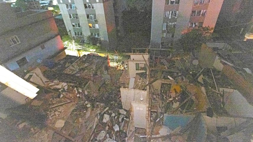 Explosão mobilizou equipes do Corpo de Bombeiros no Jaguaré na tarde desta segunda-feira, 11